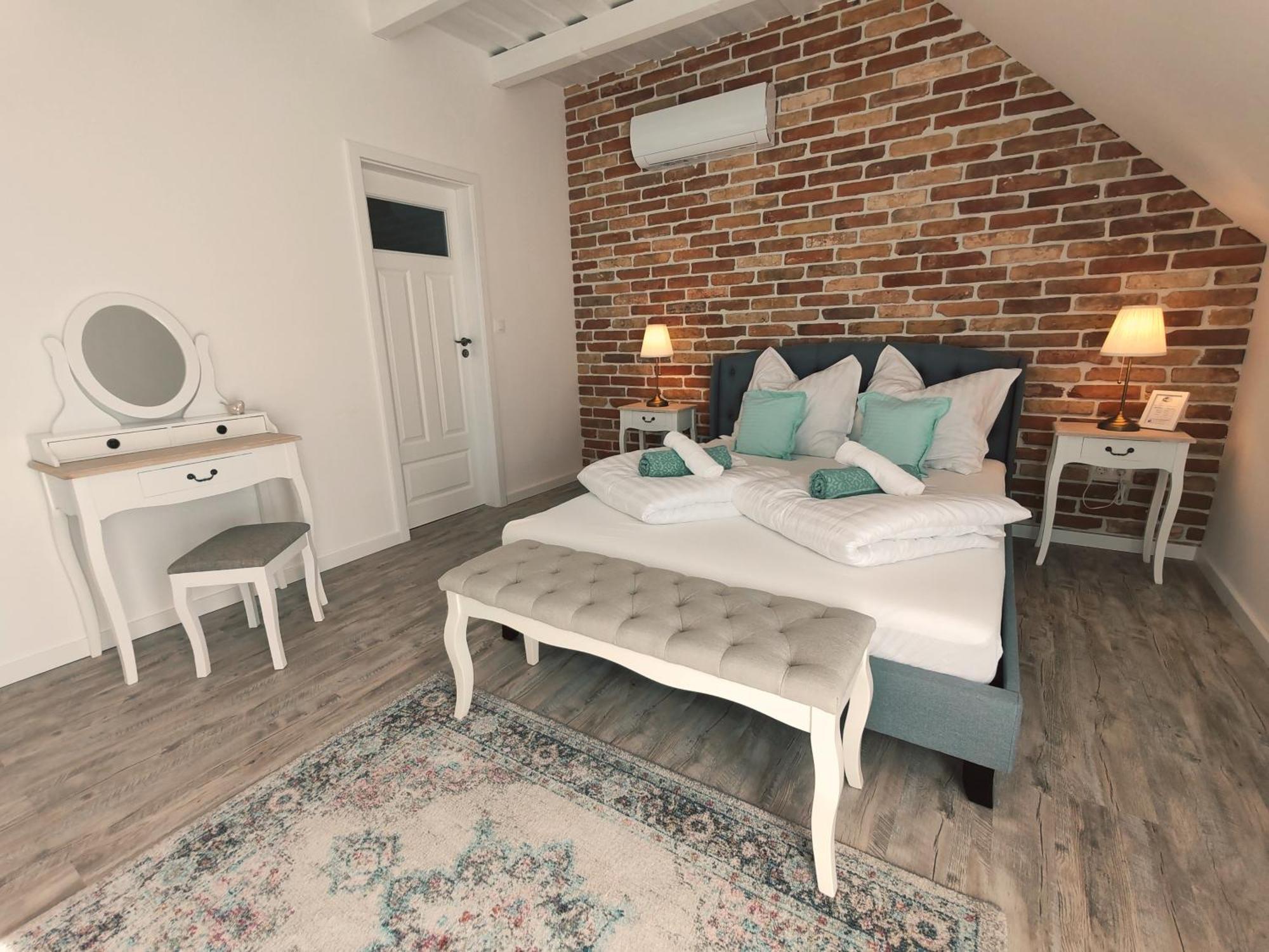 Elisoria Superiors Hotel Черсектомай Екстериор снимка