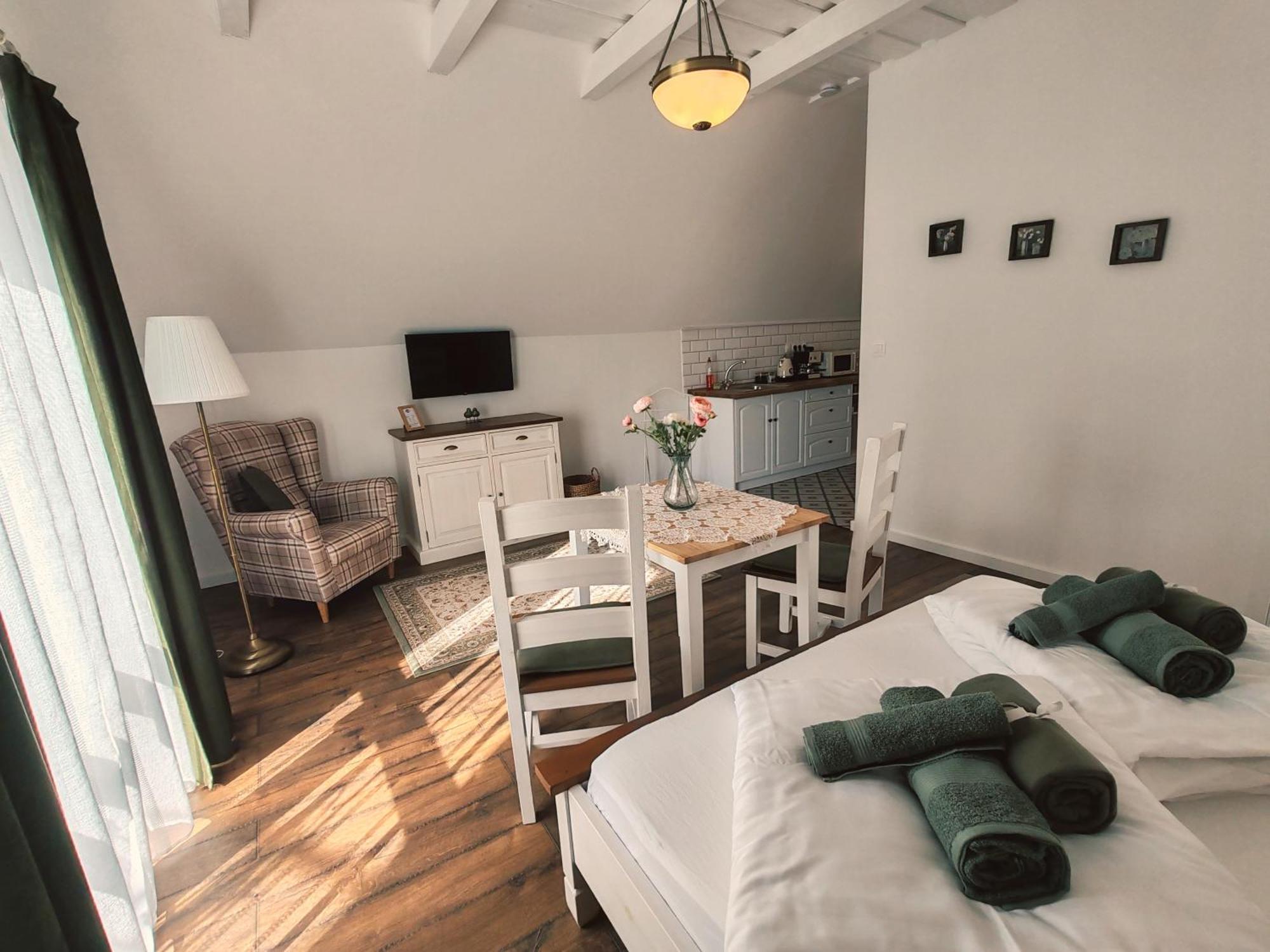 Elisoria Superiors Hotel Черсектомай Екстериор снимка