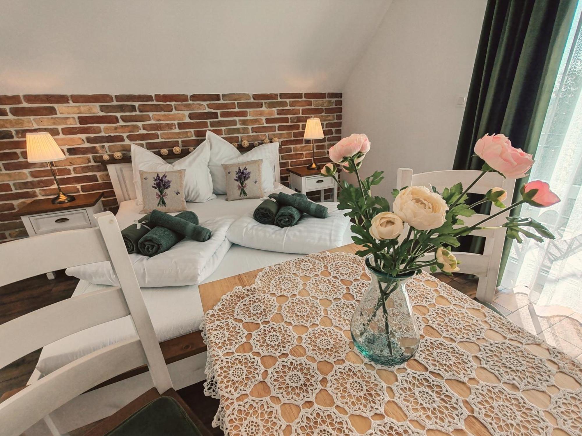 Elisoria Superiors Hotel Черсектомай Екстериор снимка